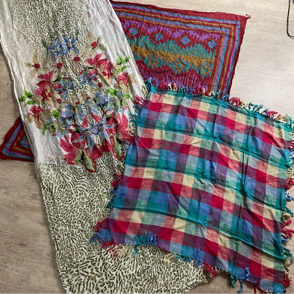 3‎ beautiful scarves